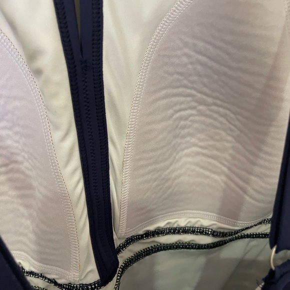 High neck swimsuit - Picture 5 of 5